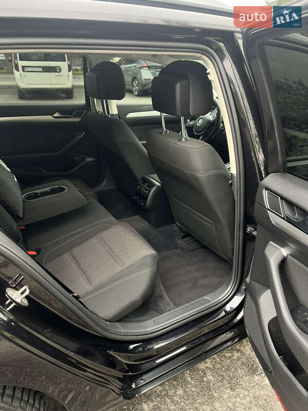 Универсал Volkswagen Passat 2016 в Львове фото 18 Универсал Volkswagen Passat 2016 в Львове
