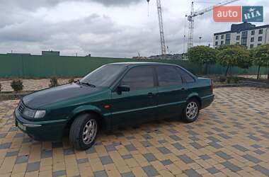 Седан Volkswagen Passat 1995 в 