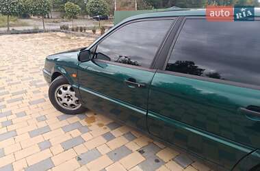 Седан Volkswagen Passat 1995 в 