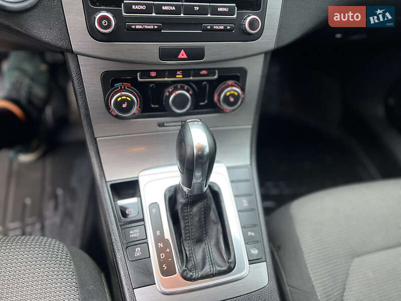 Универсал Volkswagen Passat 2011 в Ярмолинцах фото 12 Универсал Volkswagen Passat 2011 в Ярмолинцах