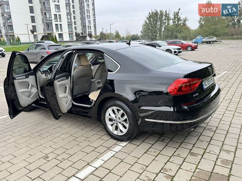 Седан Volkswagen Passat 2016 в Луцьку