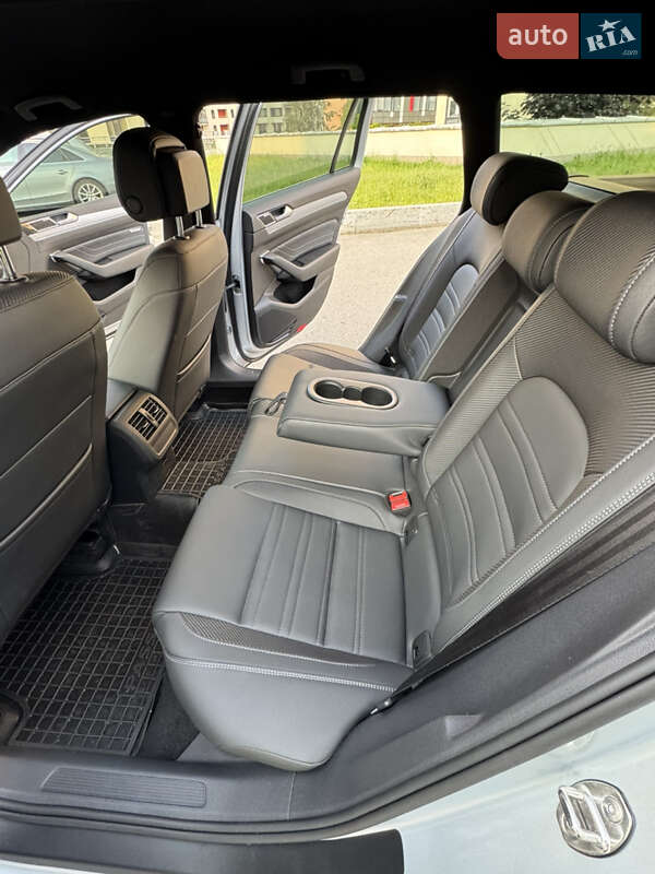 Универсал Volkswagen Passat 2022 в Киеве фото 15 Универсал Volkswagen Passat 2022 в Киеве