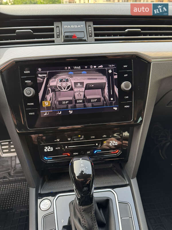 Универсал Volkswagen Passat 2022 в Киеве фото 18 Универсал Volkswagen Passat 2022 в Киеве