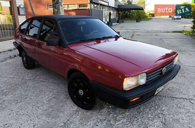 Хэтчбек Volkswagen Passat 1986 в Надворной