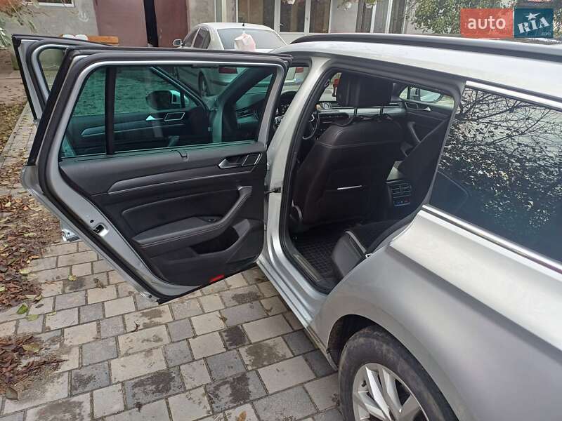 Універсал Volkswagen Passat 2017 в Ізяславі фото 16 Універсал Volkswagen Passat 2017 в Ізяславі