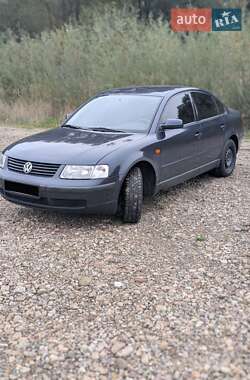 Седан Volkswagen Passat 1997 в Івано-Франківську
