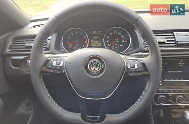 Седан Volkswagen Passat 2018 в Днепре