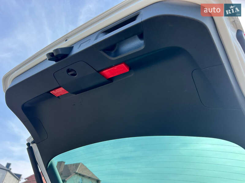 Универсал Volkswagen Passat 2021 в Луцке