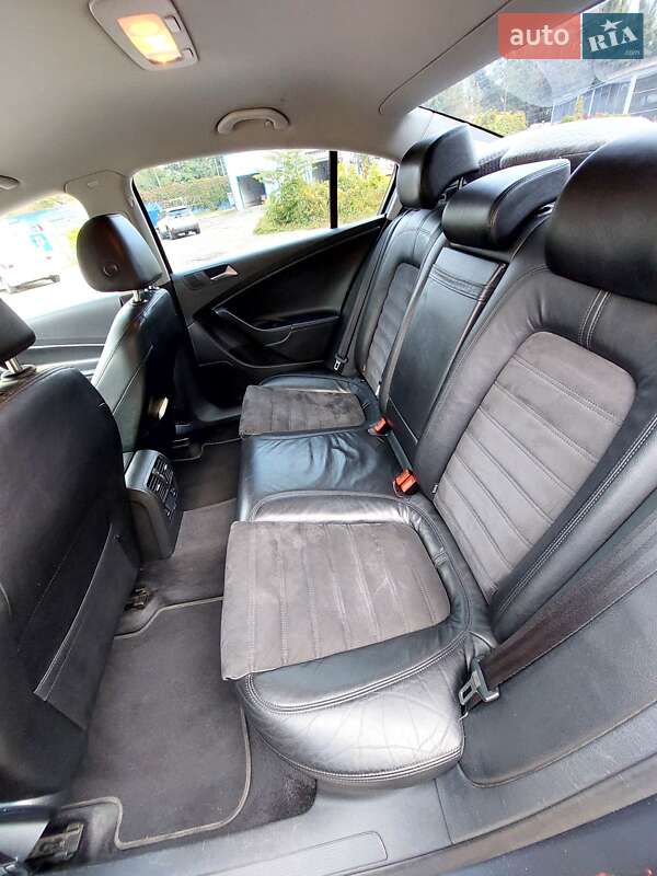 Седан Volkswagen Passat 2010 в Киеве