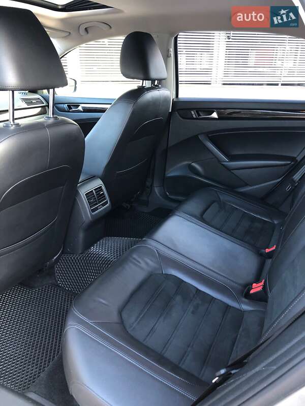 Седан Volkswagen Passat 2013 в Киеве