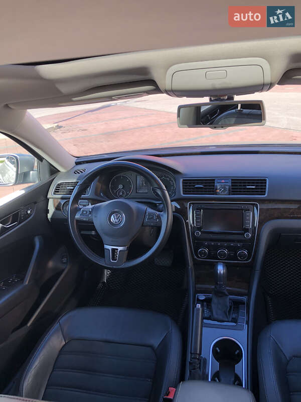 Седан Volkswagen Passat 2013 в Киеве