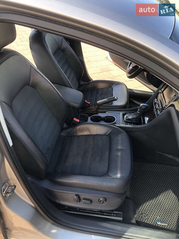 Седан Volkswagen Passat 2013 в Киеве