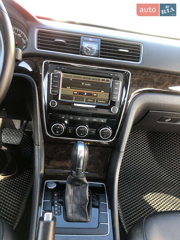 Седан Volkswagen Passat 2013 в Киеве