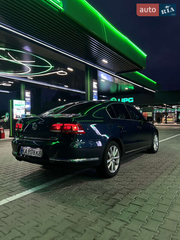 Седан Volkswagen Passat 2013 в Києві