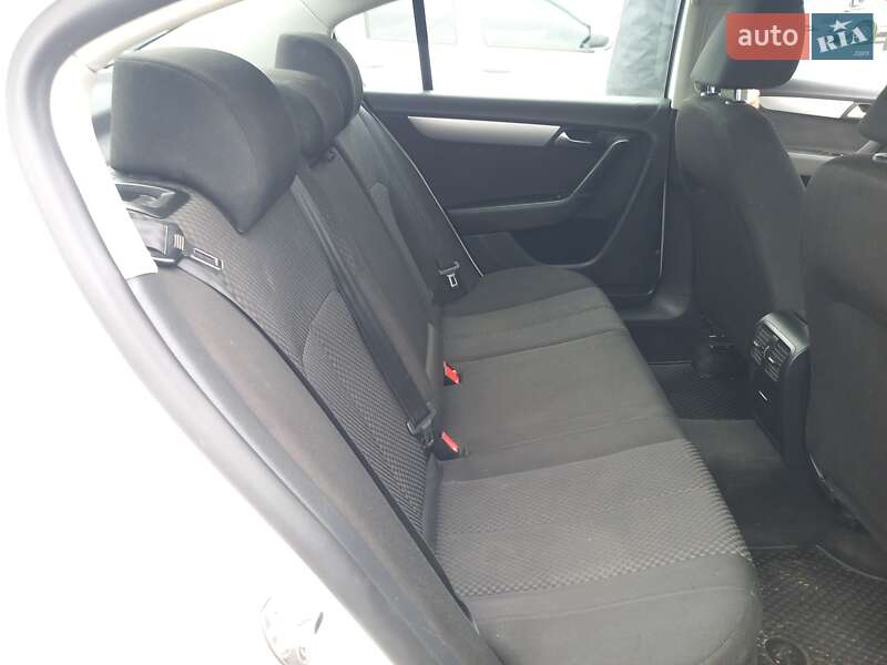 Седан Volkswagen Passat 2012 в Черкассах