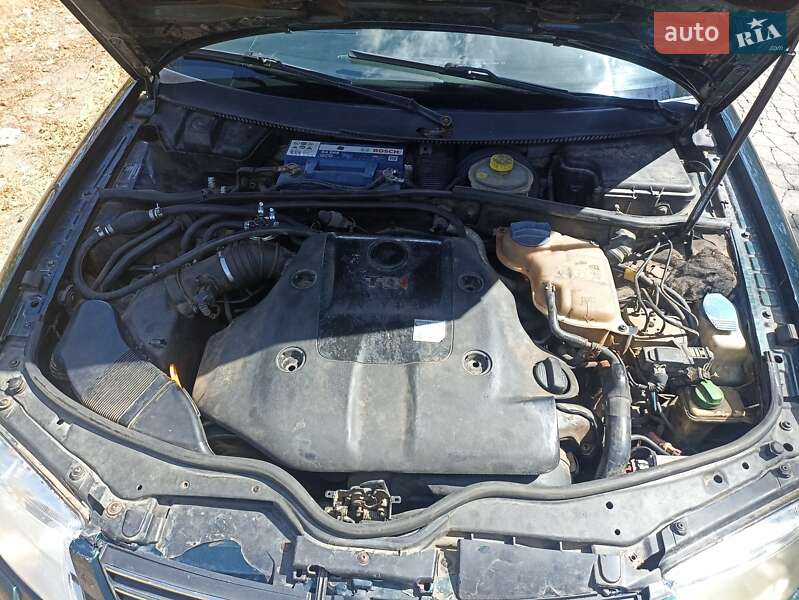 Универсал Volkswagen Passat 1998 в Одессе