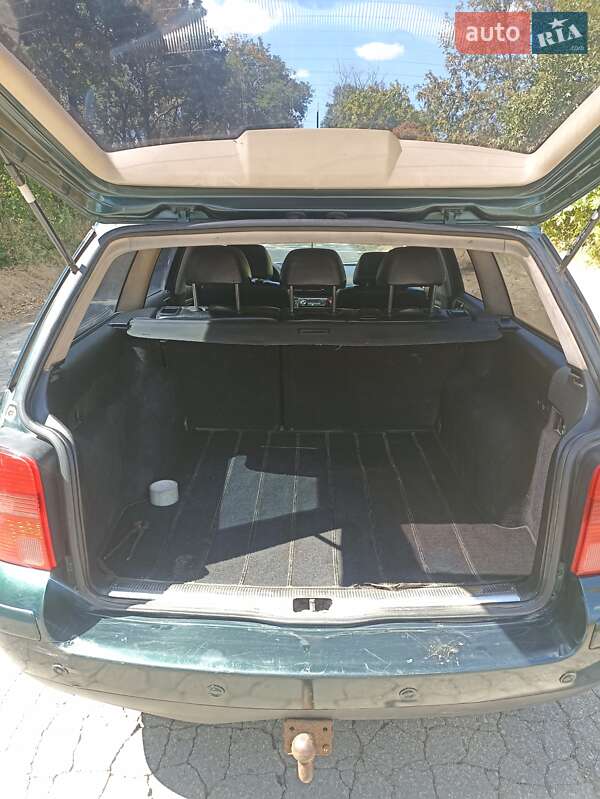 Универсал Volkswagen Passat 1998 в Одессе
