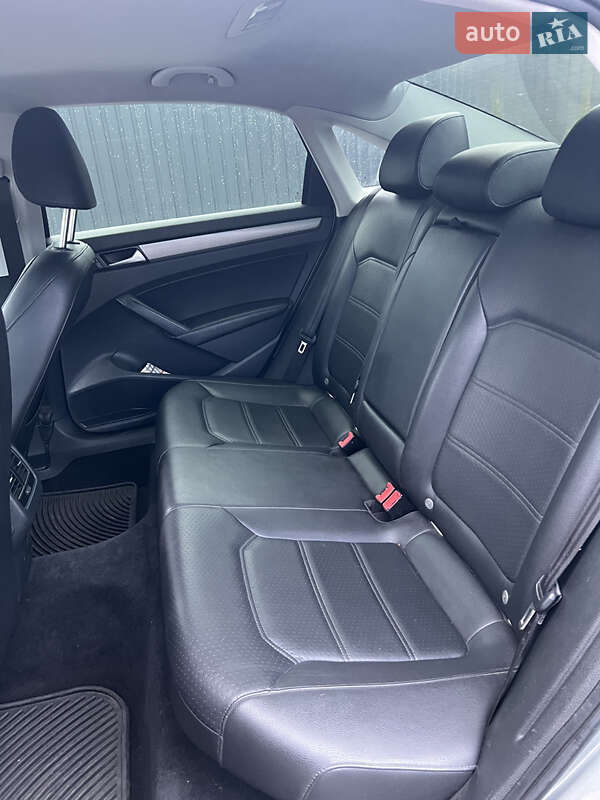 Седан Volkswagen Passat 2014 в Фастове