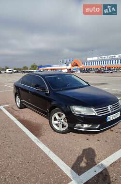 Седан Volkswagen Passat 2011 в Львові