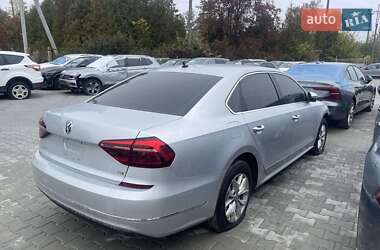 Седан Volkswagen Passat 2017 в Львове