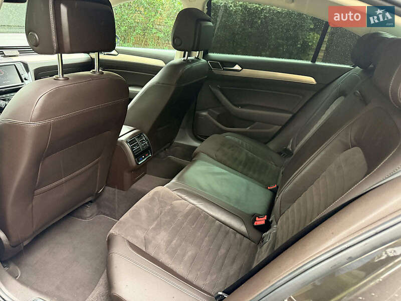 Седан Volkswagen Passat 2015 в Киеве