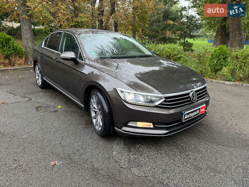 Седан Volkswagen Passat 2015 в Киеве