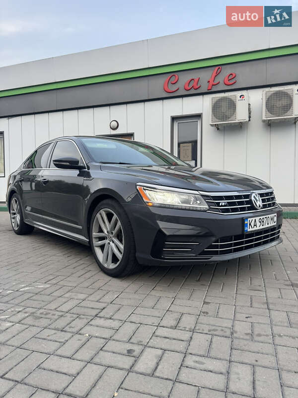 Седан Volkswagen Passat 2016 в Києві