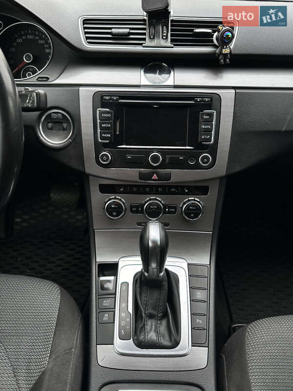 Универсал Volkswagen Passat 2012 в Киеве фото 10 Универсал Volkswagen Passat 2012 в Киеве