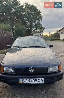 Седан Volkswagen Passat 1990 в Дрогобыче