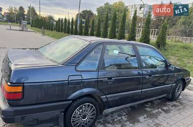 Седан Volkswagen Passat 1990 в  фото 11 Седан Volkswagen Passat 1990 в