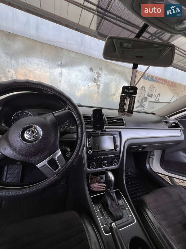 Седан Volkswagen Passat 2014 в Хмельницком