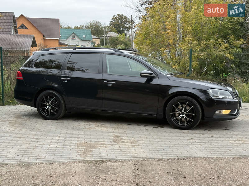 Універсал Volkswagen Passat 2013 в Радомишлі