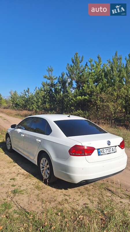 Седан Volkswagen Passat 2014 в Днепре