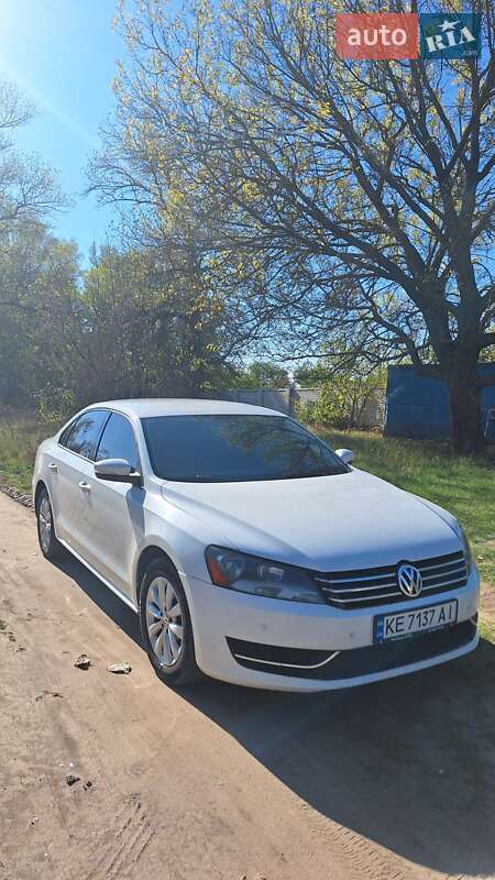 Седан Volkswagen Passat 2014 в Днепре