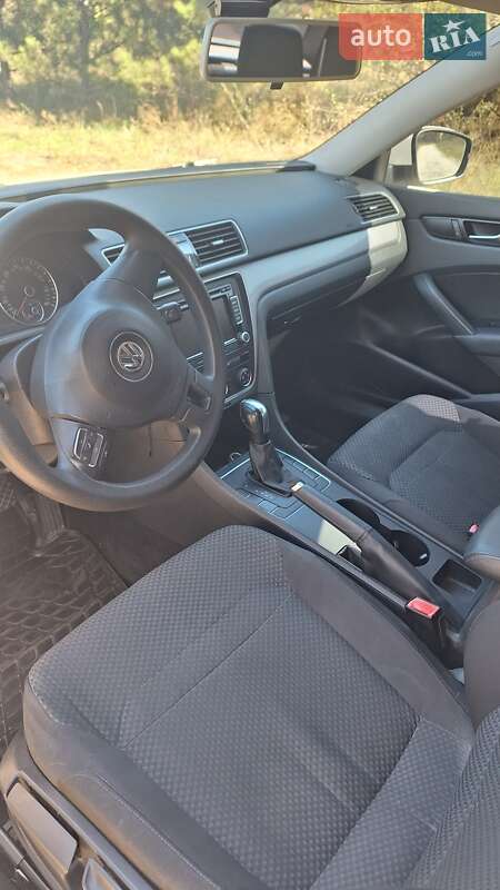 Седан Volkswagen Passat 2014 в Днепре