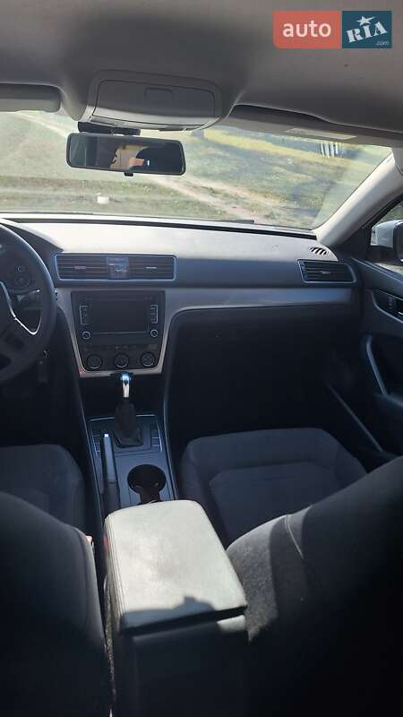 Седан Volkswagen Passat 2014 в Днепре