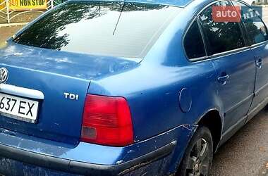Седан Volkswagen Passat 1999 в Чернівцях