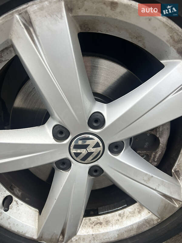 Седан Volkswagen Passat 2013 в Киеве