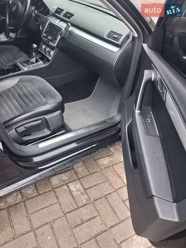 Универсал Volkswagen Passat 2012 в Черновцах