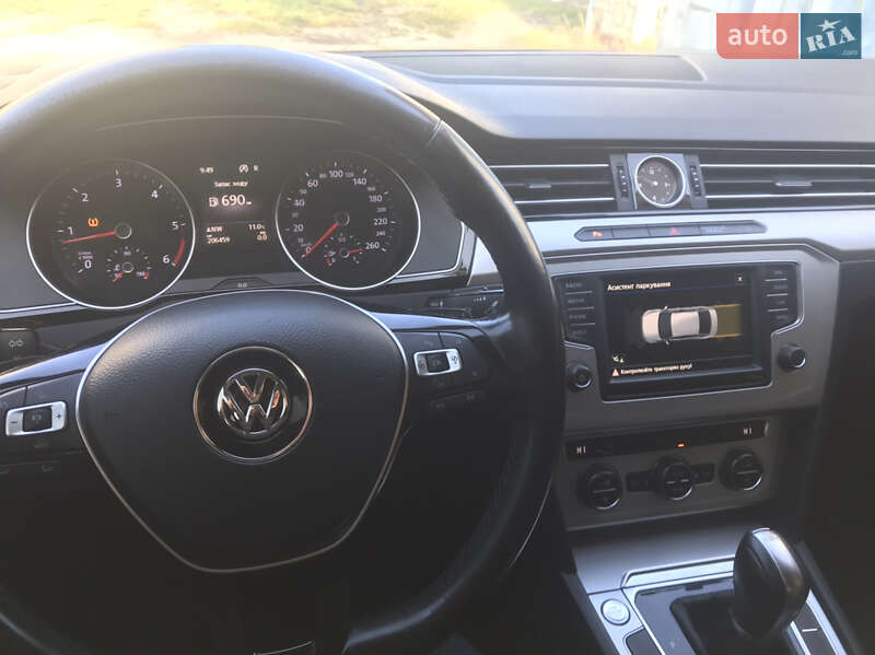 Седан Volkswagen Passat 2017 в Львові