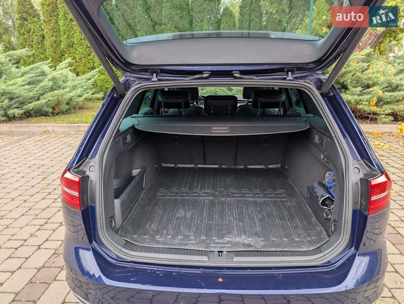 Универсал Volkswagen Passat 2018 в Киеве