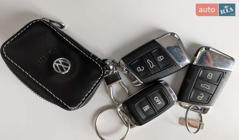 Универсал Volkswagen Passat 2018 в Киеве