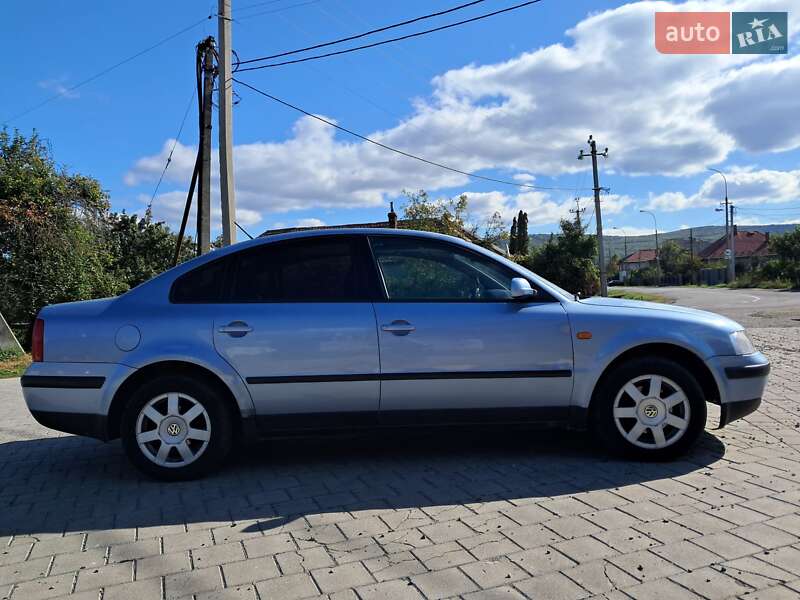 Седан Volkswagen Passat 1998 в Ужгороде