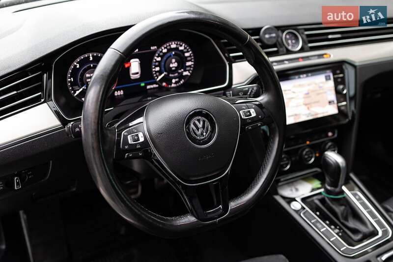 Универсал Volkswagen Passat 2018 в Зборове фото 20 Универсал Volkswagen Passat 2018 в Зборове