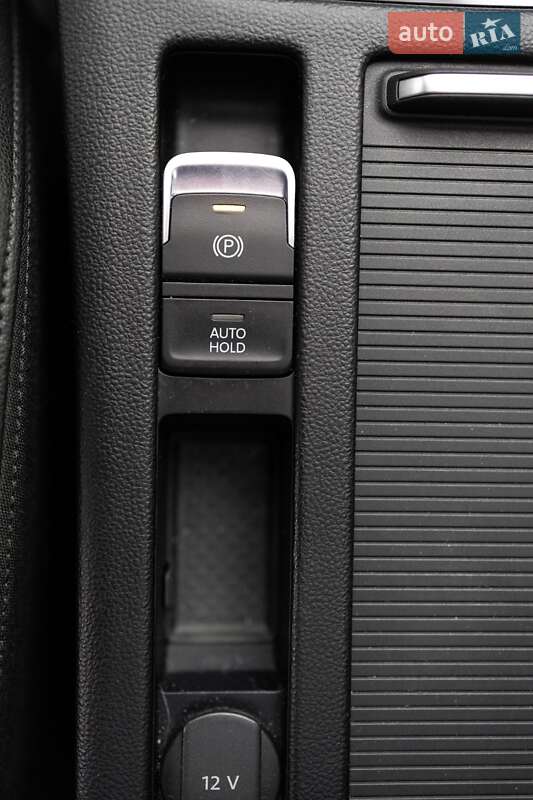 Универсал Volkswagen Passat 2018 в Зборове фото 44 Универсал Volkswagen Passat 2018 в Зборове