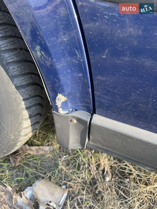 Седан Volkswagen Passat 2002 в Киеве фото 10 Седан Volkswagen Passat 2002 в Киеве