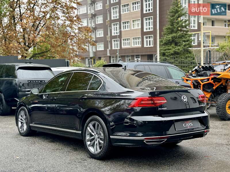 Седан Volkswagen Passat 2016 в Києві