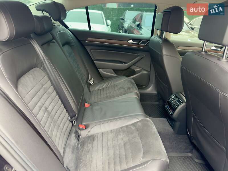Седан Volkswagen Passat 2016 в Києві