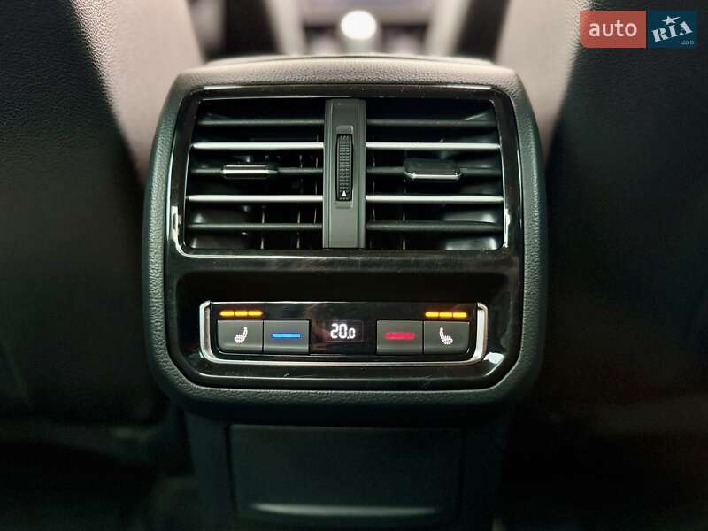 Седан Volkswagen Passat 2016 в Києві