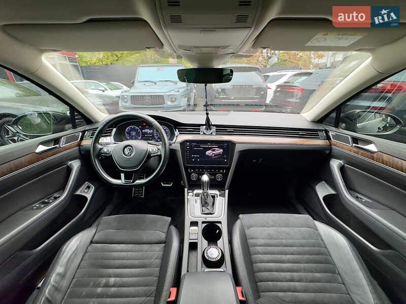 Седан Volkswagen Passat 2016 в Києві